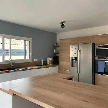 Vila Moderne Sur Narbonne