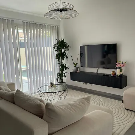 Moderne Sur Vila Narbonne